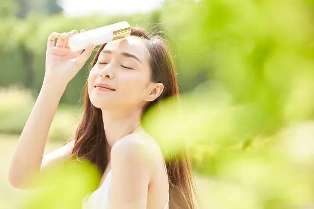 对不想错过的真实测评新手小白必看K8凯发这些防晒霜真好用！你绝(图1)